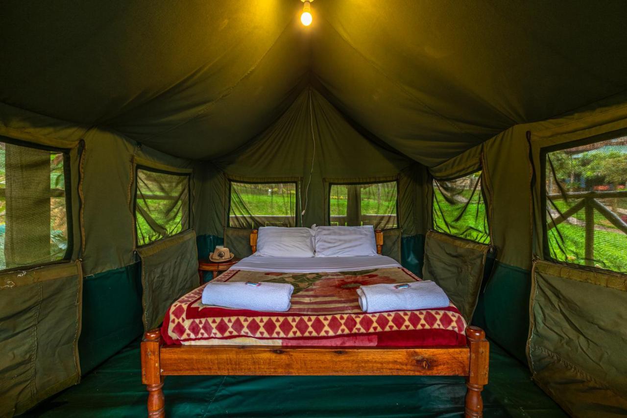 Bunyonyi Overland Resort Kabale Екстериор снимка